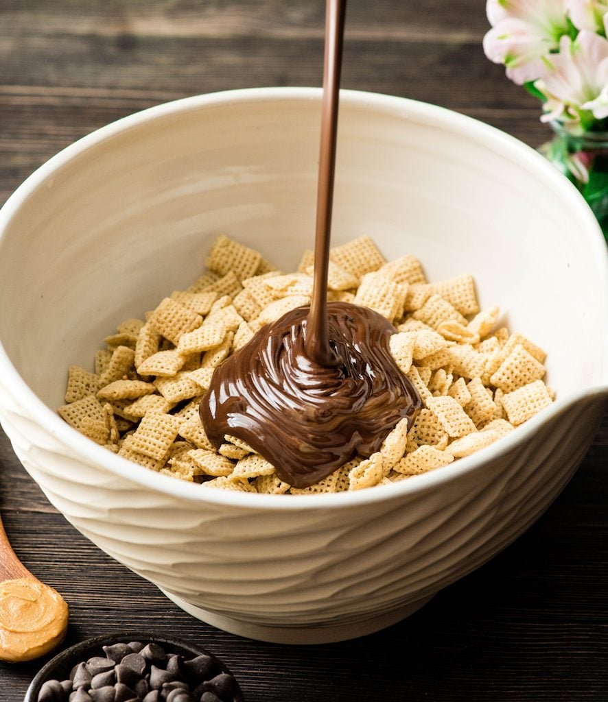 Puppy Chow Recipe Muddy Buddies Joyfoodsunshine Then, pour 4.5 cups of chex cereal into a large bowl, and pour the chocolate mixture over the cereal. puppy chow recipe muddy buddies