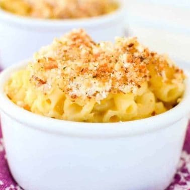 This Healthy Mac & Cheese recipe is gluten-free and loaded with protein! A quick & easy, healthy dinner recipe that your whole family will love!