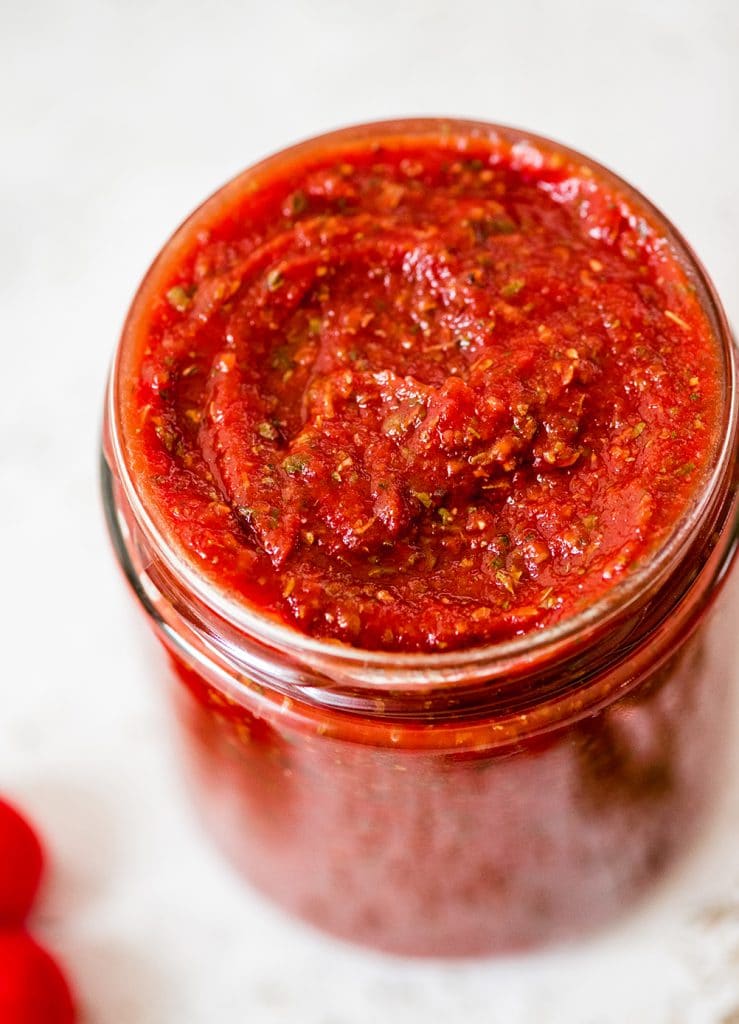 Easy Homemade Pizza Sauce Recipe (5 Minutes