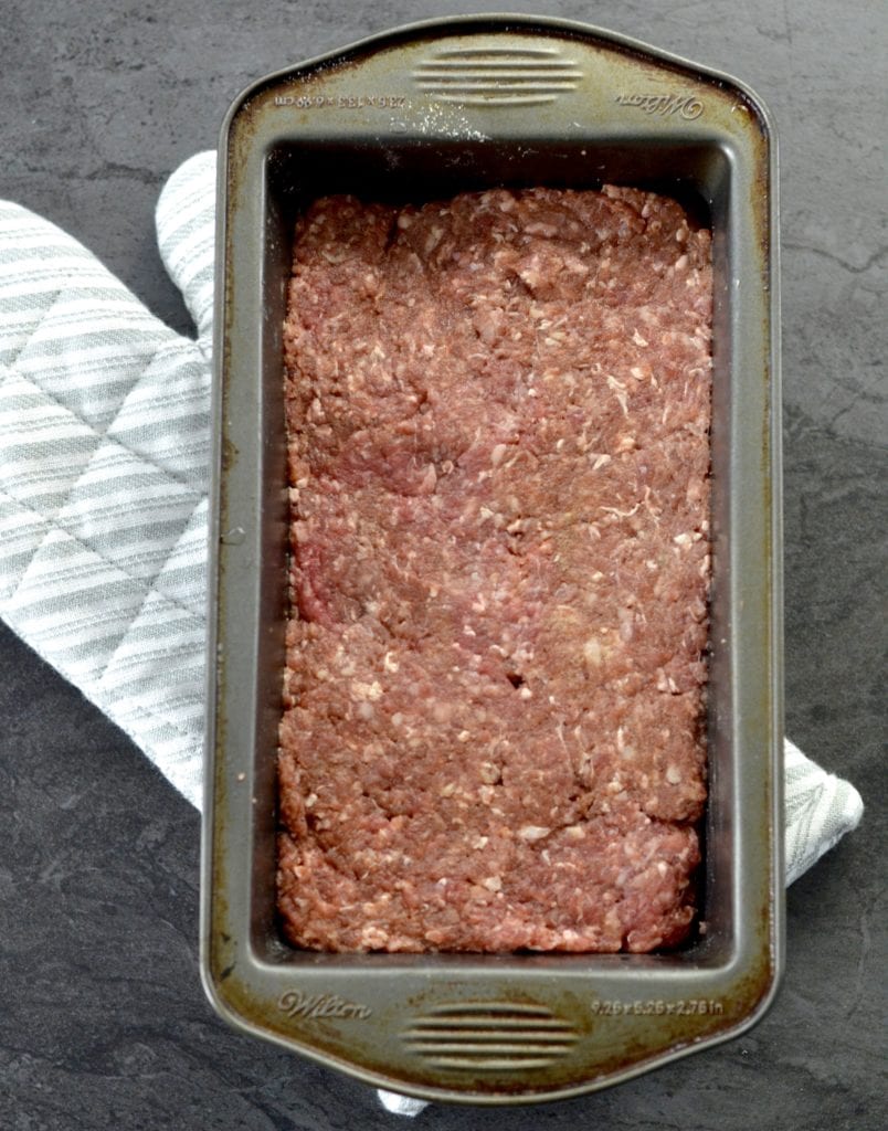 Gluten-free & Paleo-friendly Meatloaf Recipe! Traditional meatloaf gets a makeover! This healthier version is the perfect weeknight dinner! Husband & toddler approved! 
