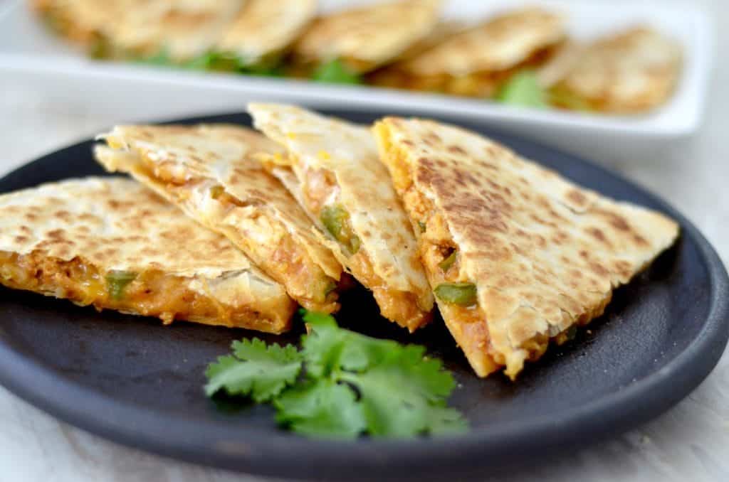 Healthy Chicken Quesadilla Recipe : Cheesy Chicken Quesadillas | Recipe | Large skillet ... : Remove from pan and cut into quarters.