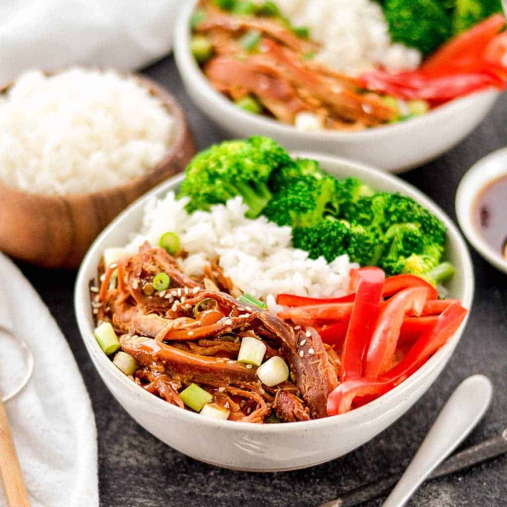 This Slow Cooker Teriyaki Chicken is an easy recipe perfect for busy weeknights! Serve with stir-fried veggies and you have a delicious and healthy dinner! Gluten-free, dairy-free and refined sugar free!