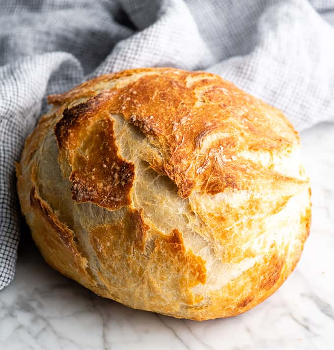 vooraanzicht van een brood zonder kneden