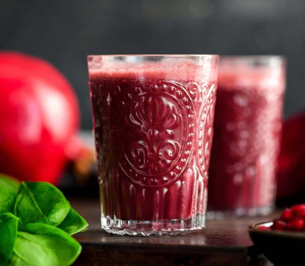 Beet & Pomegranate Smoothie with Spinach - Joyfoodsunshine