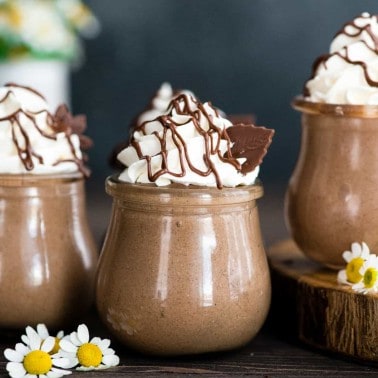 https://joyfoodsunshine.com/wp-content/uploads/2018/01/chocolate-peanut-butter-chia-pudding-recipe-7-378x378.jpg