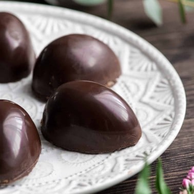 Vegan Peanut Butter Eggs - Joyfoodsunshine