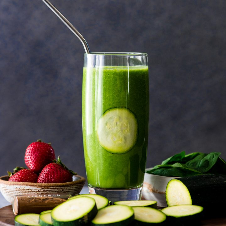 Zucchini Smoothie in a glass 