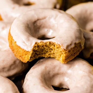 baked-pumpkin-donuts-recipe-1