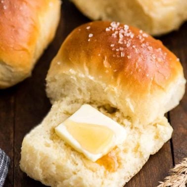 cropped-best-homemade-dinner-rolls-recipe-3.jpg