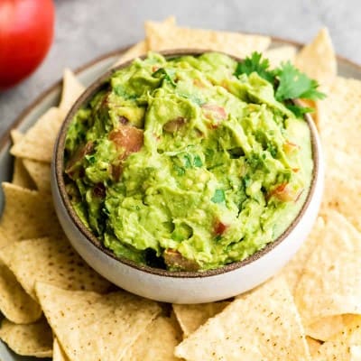 Easy Guacamole Recipe (5 Minutes) - JoyFoodSunshine