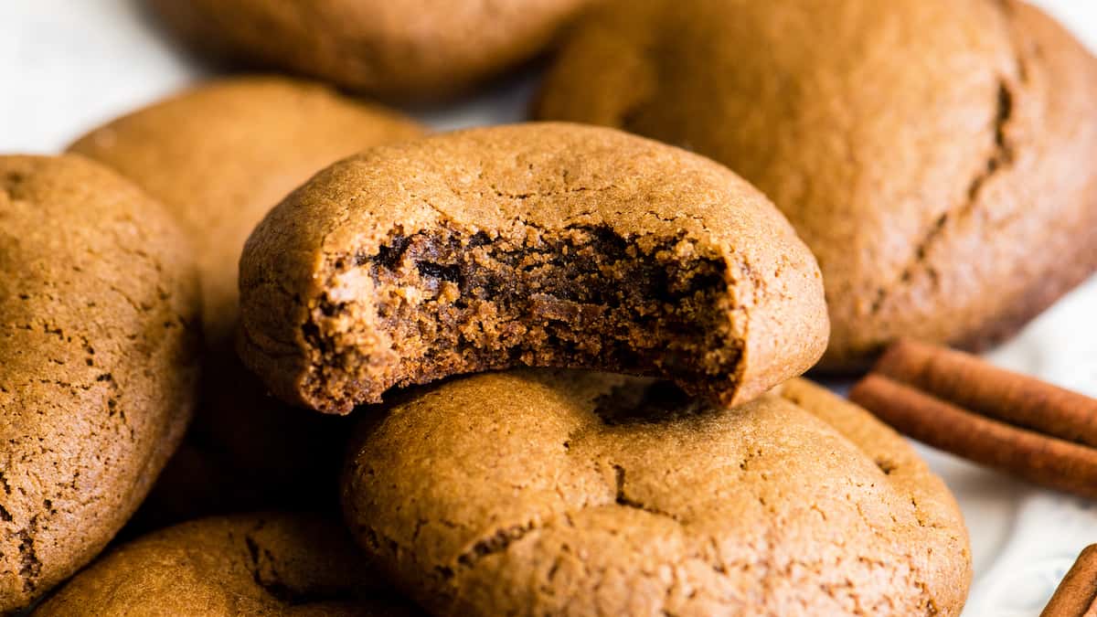 Soft Gingerbread Cookies JoyFoodSunshine