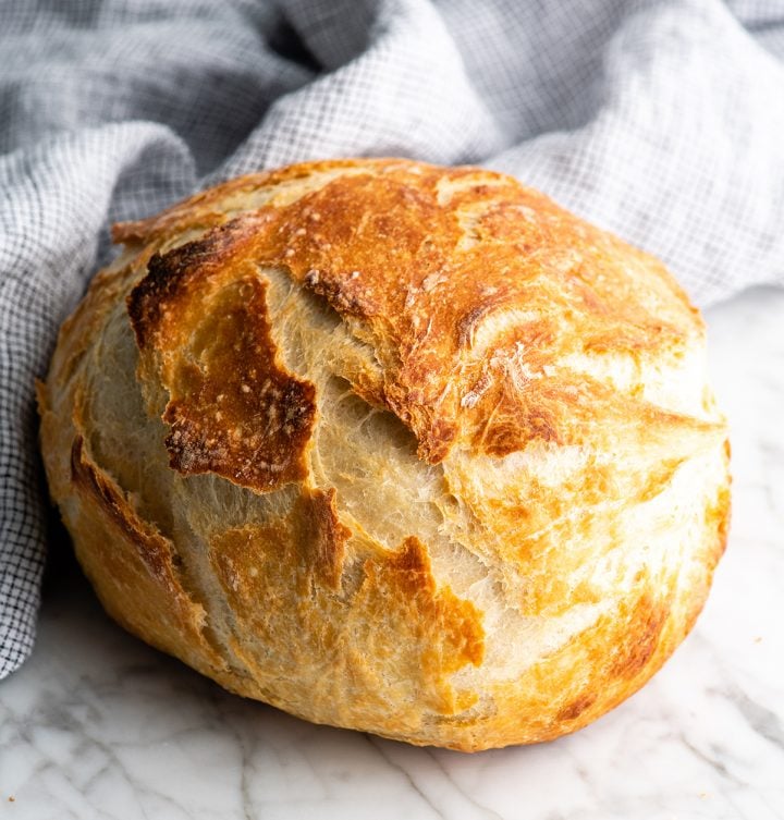 front view of a loaf of no knead bread