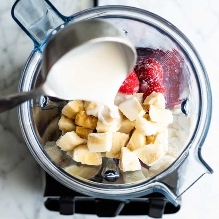 Smoothie Bowl Recipe 3 Ways JoyFoodSunshine smoothie-bowl-recipe-3-ways-joyfoodsunshine
