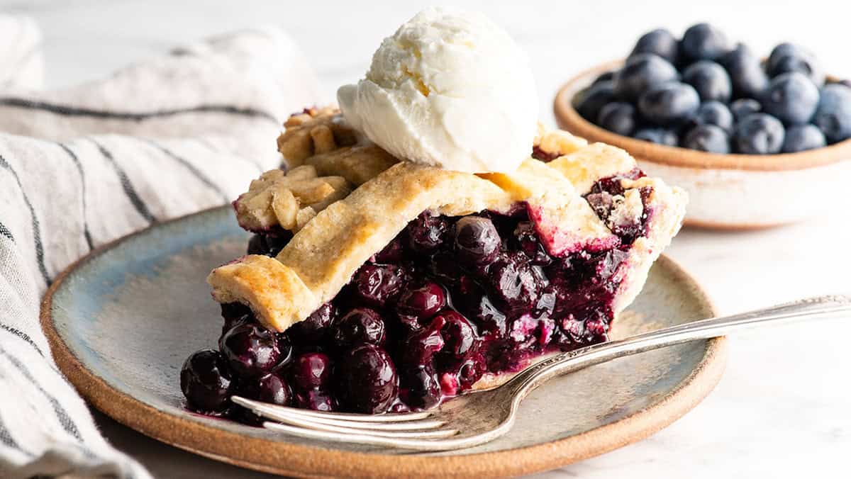 Blueberry Pie Recipe - JoyFoodSunshine