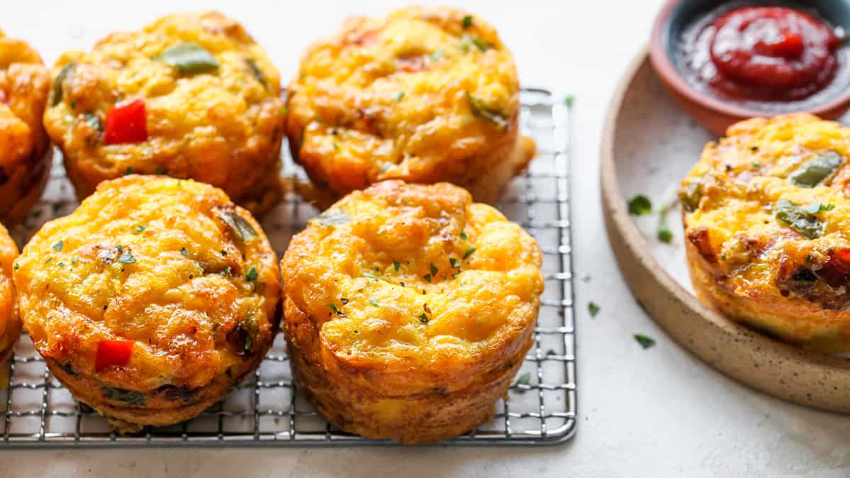 https://joyfoodsunshine.com/wp-content/uploads/2021/05/breakfast-egg-muffins-recipe-16x9-1.jpg