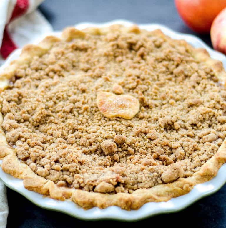 Best Apple Crumble Pie - JoyFoodSunshine