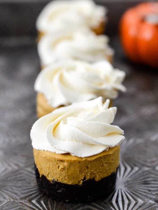 NO-BAKE MINI VEGAN PUMPKIN PIES STORY - JoyFoodSunshine