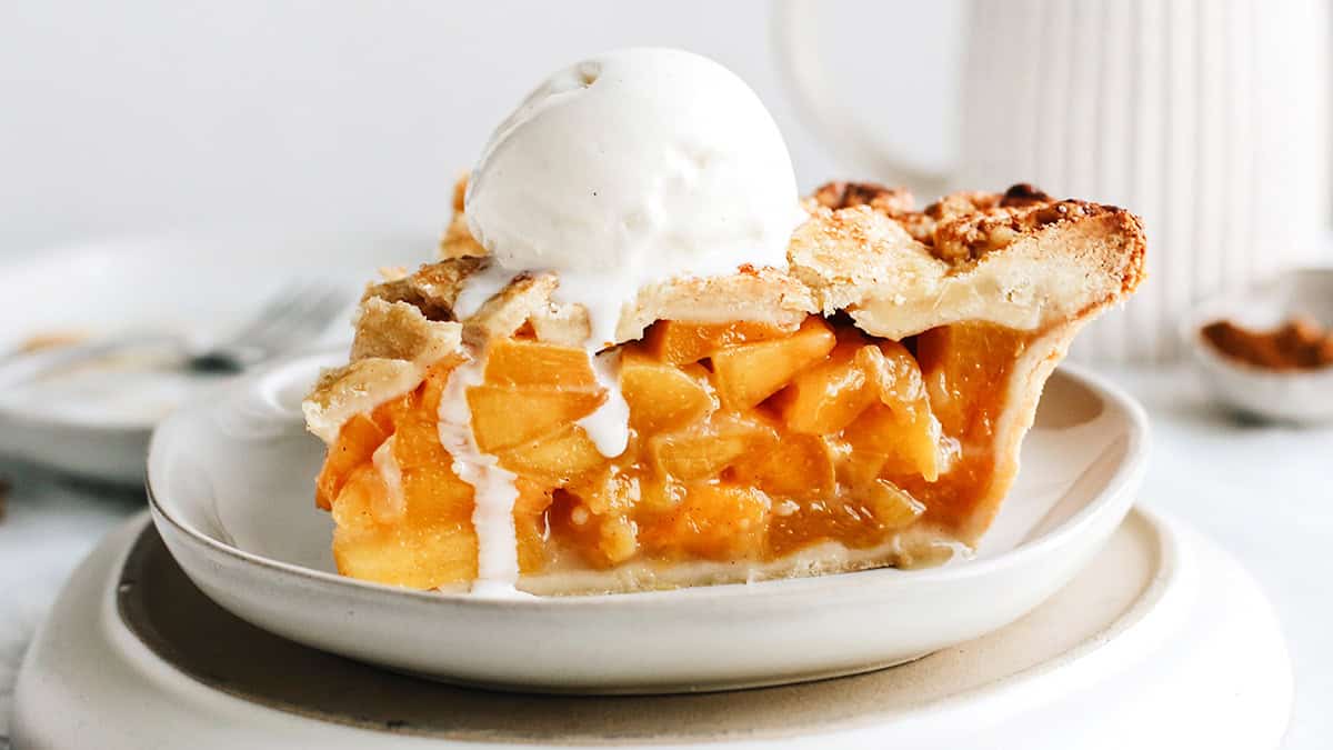 Fresh Peach Pie Recipe - JoyFoodSunshine