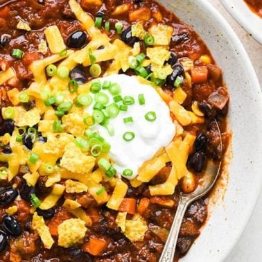 vegetarian-chili-recipe-16x9