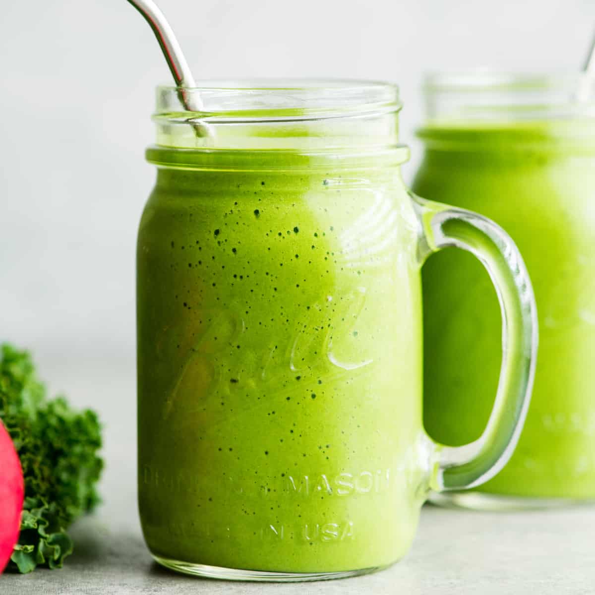 How to Make A Smoothie - green smoothie in a glass