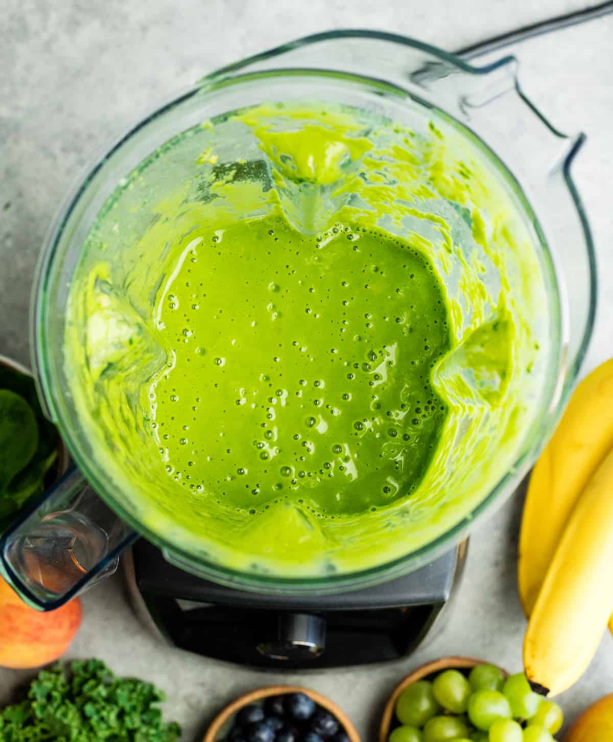 how to make a healthy smoothie with a blender