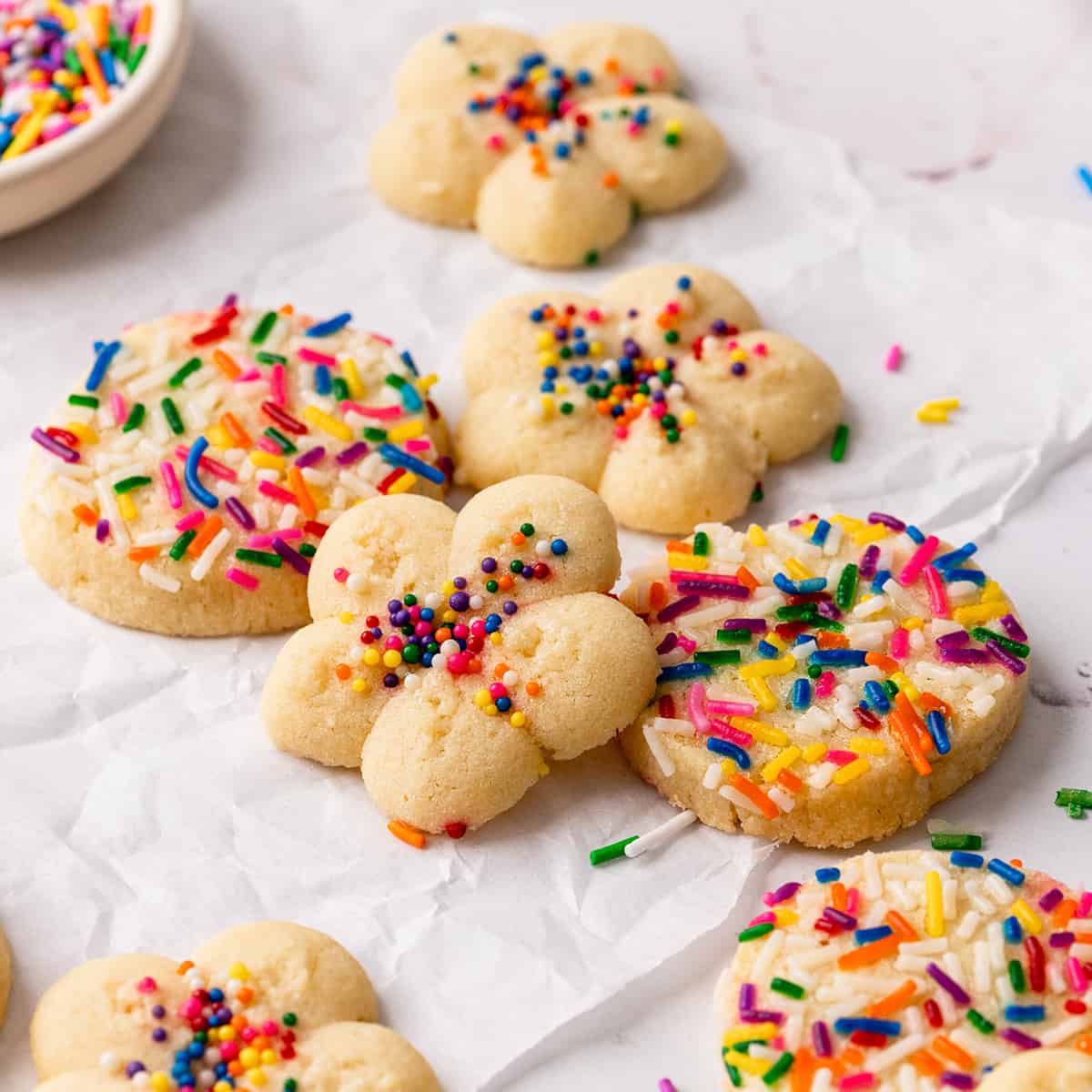 6 Butter Cookies with sprinkles 