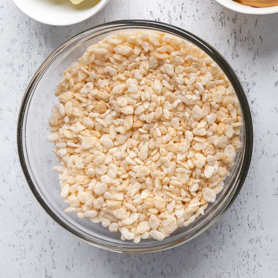 a bowl of rice crispy cereal