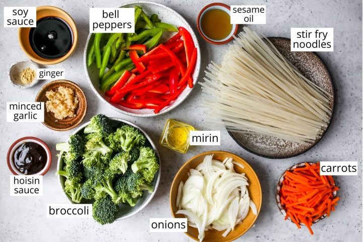 ingredients in this vegetable lo mein recipe