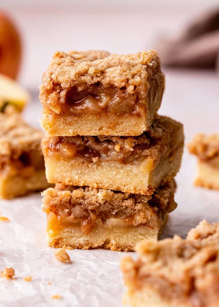 Apple Pie Bars - JoyFoodSunshine