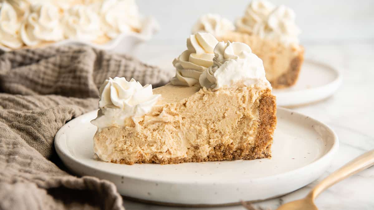 https://joyfoodsunshine.com/wp-content/uploads/2022/11/easy-no-bake-peanut-butter-pie-recipe-16x9-2.jpg