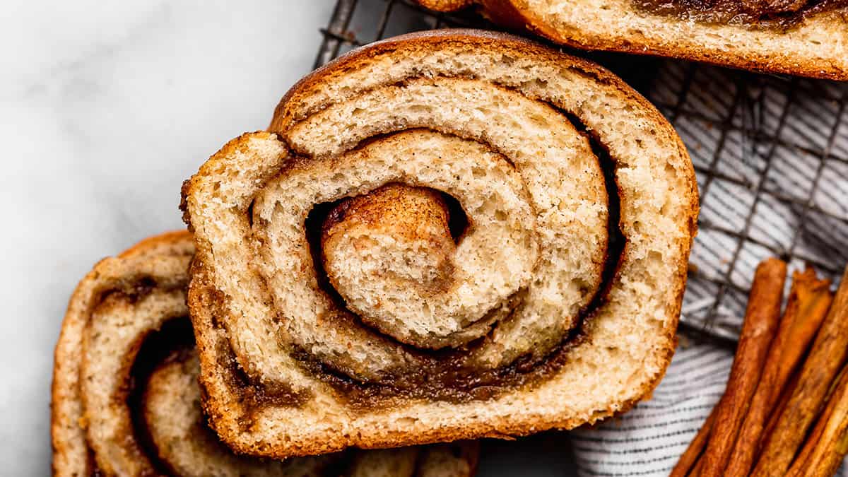 https://joyfoodsunshine.com/wp-content/uploads/2022/12/cinnamon-swirl-bread-recipe-16x9-2.jpg