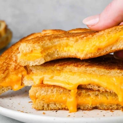 Best Grilled Cheese Sandwich - JoyFoodSunshine