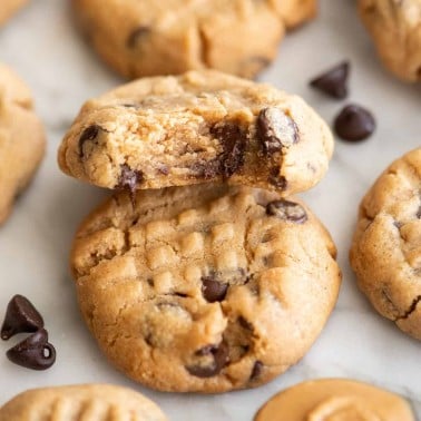 Peanut Butter Chocolate Chip Cookies - JoyFoodSunshine