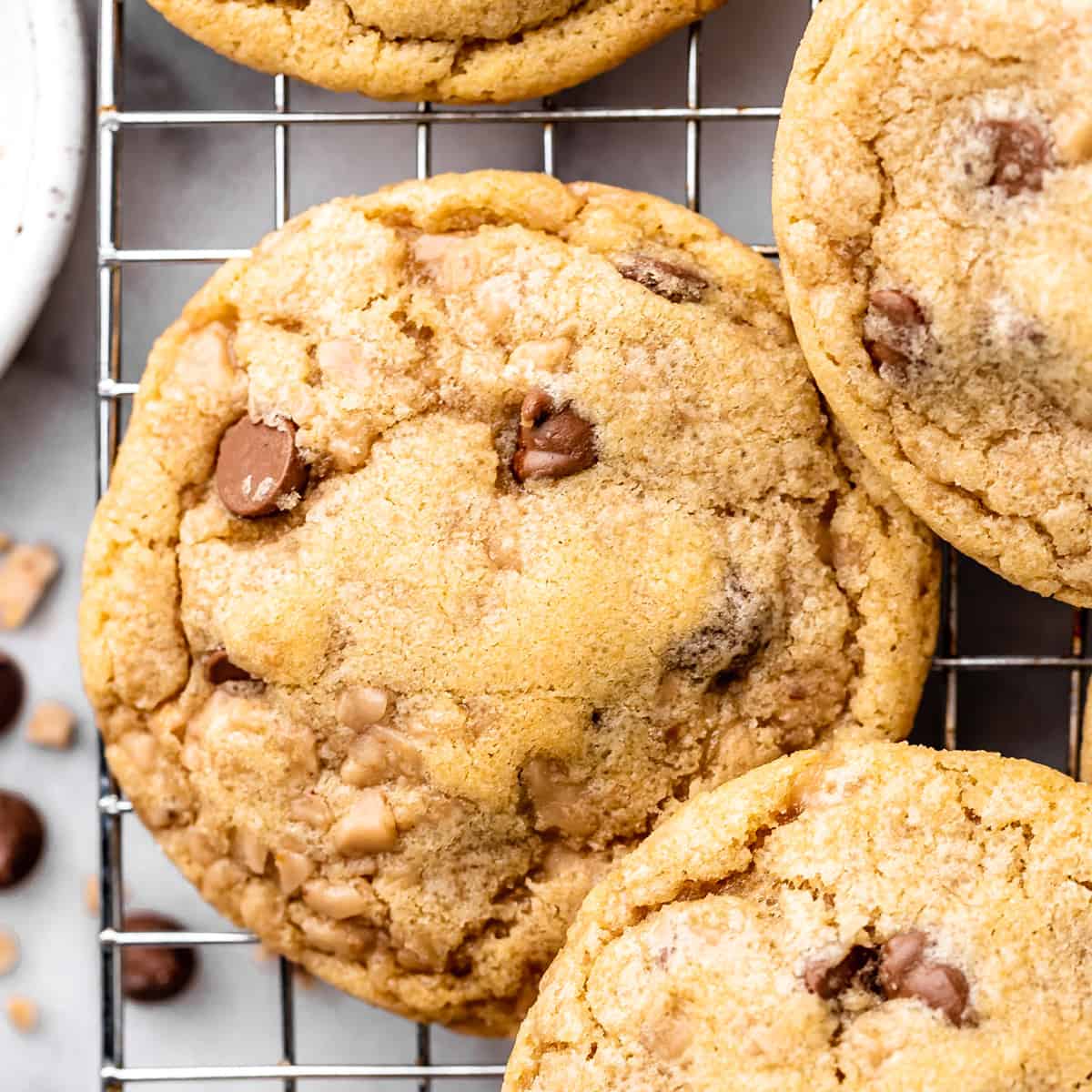 4 Toffee Cookies on a wire cooling rack