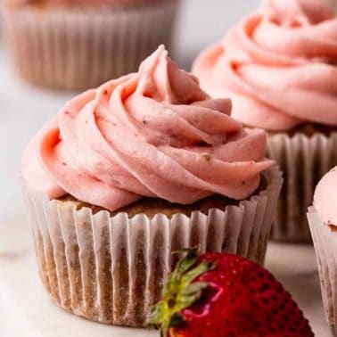 cropped-strawberry-cupcakes-recipe-12.jpg