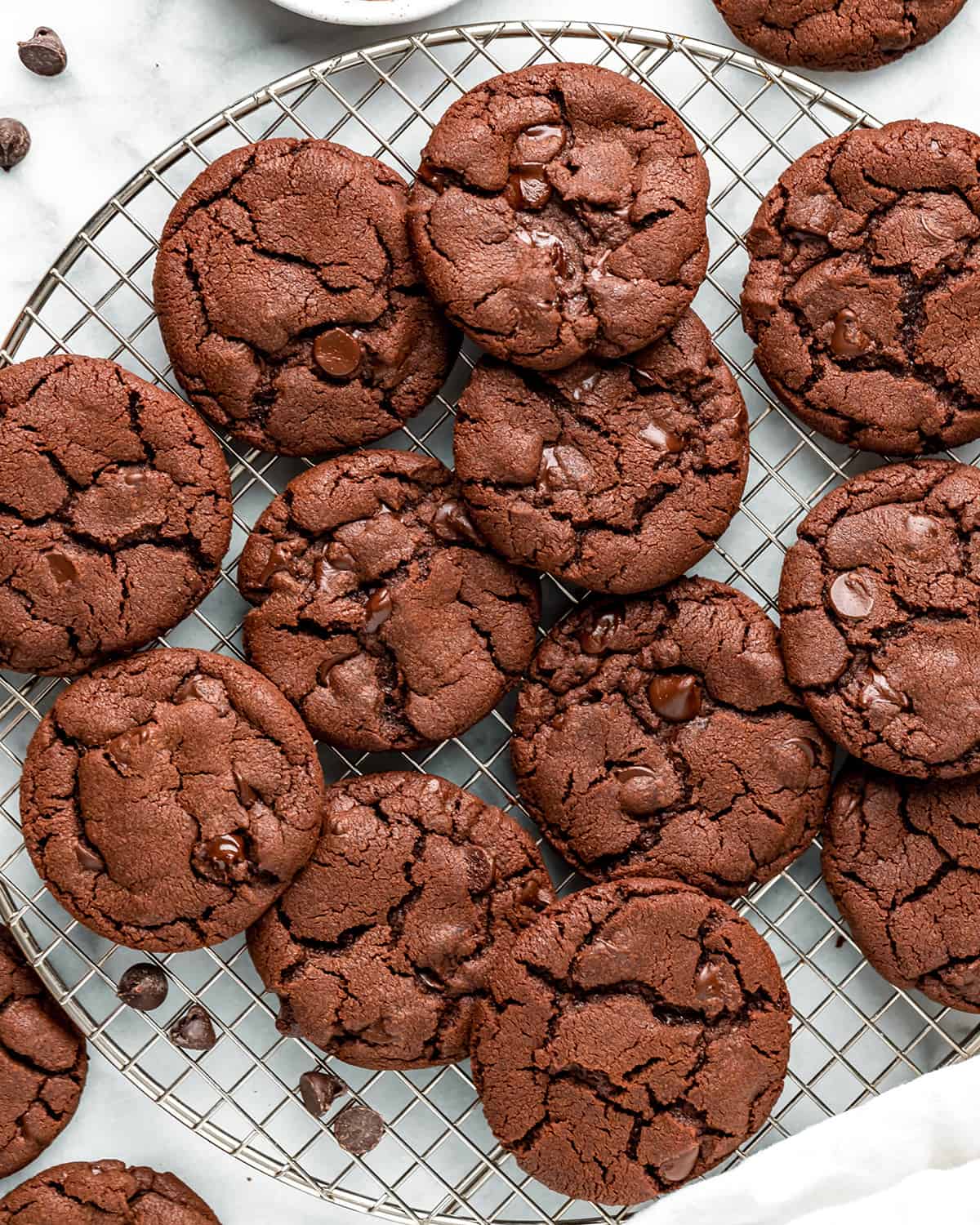 12 Nutella Cookies on a round wire cooling rack