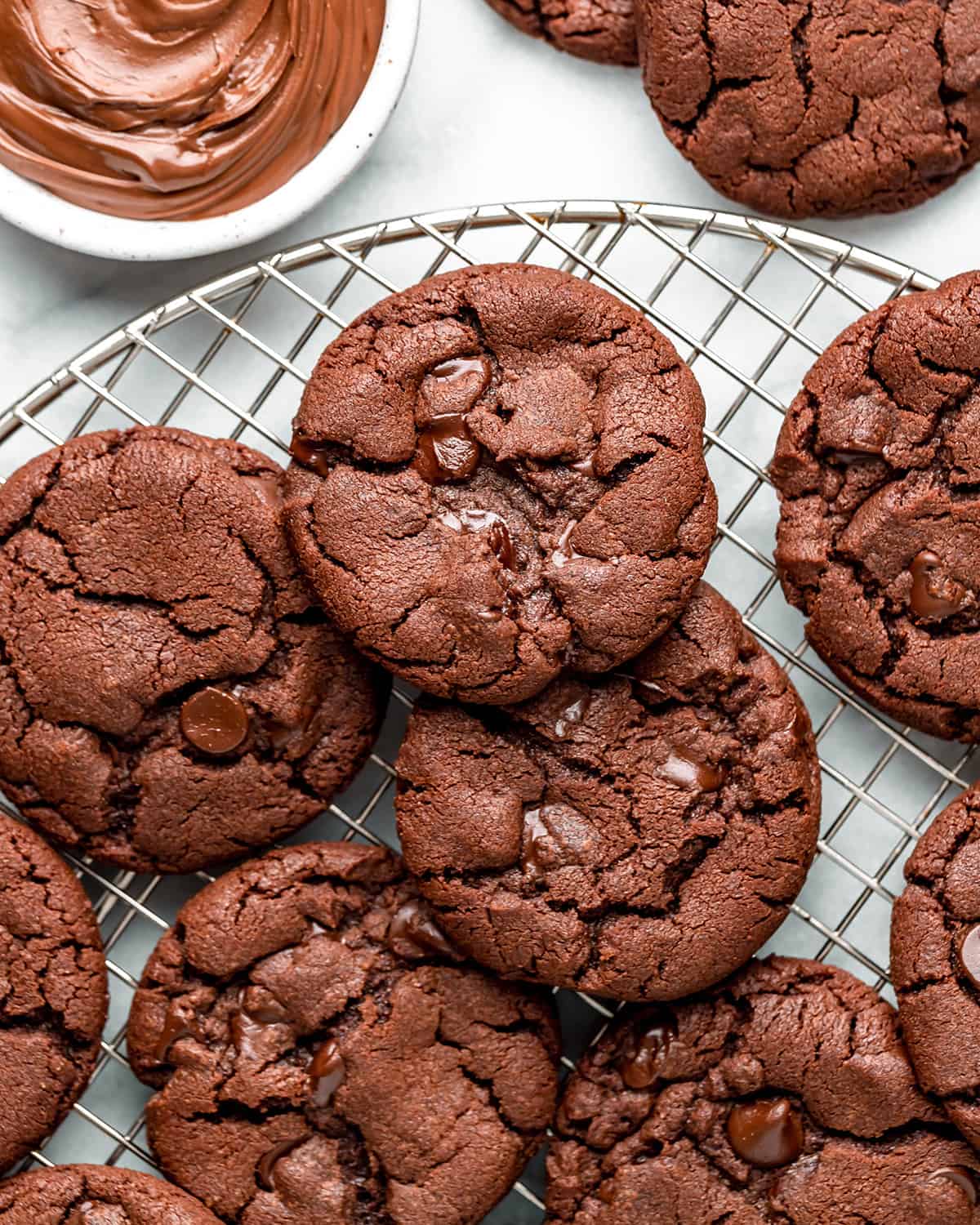 8 Nutella Cookies on a wire cooling rack