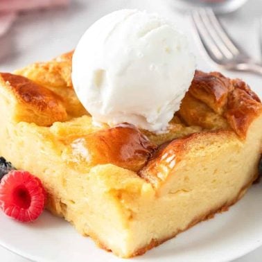 cropped-best-easy-bread-pudding-recipe-5.jpg