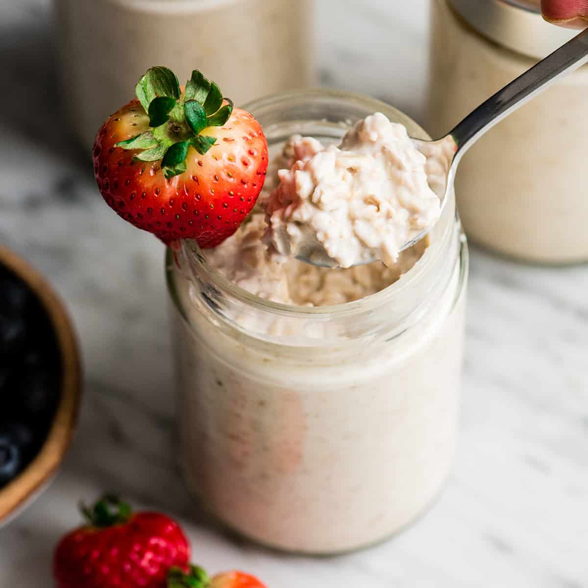 Healthy Breakfast Ideas yogurt overnight oats