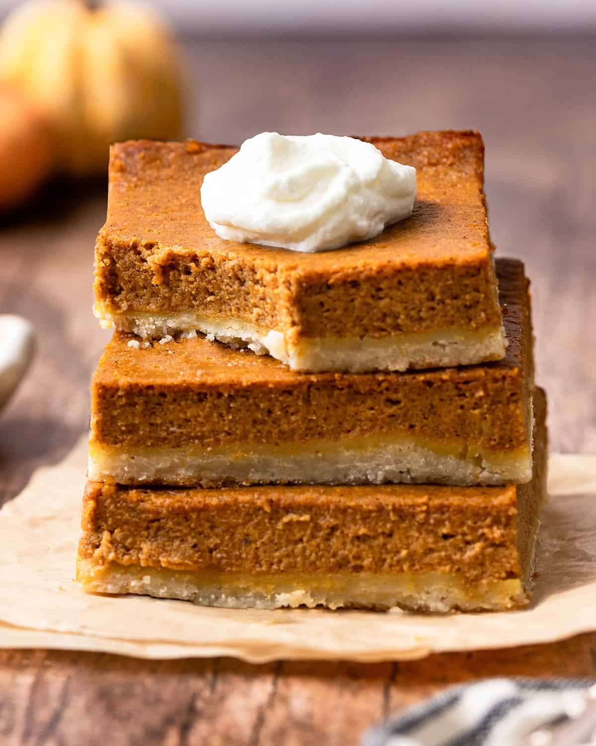 Best Thanksgiving Recipes pumpkin pie bars