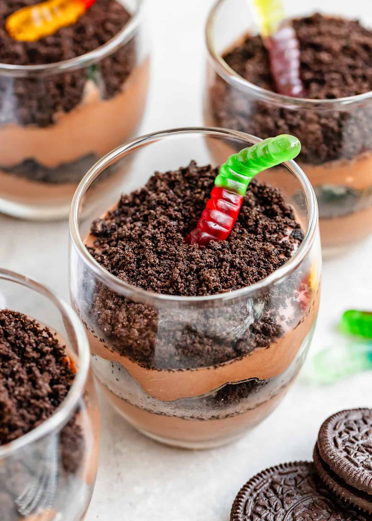 4 Dirt Pudding Cups with gummy worms 