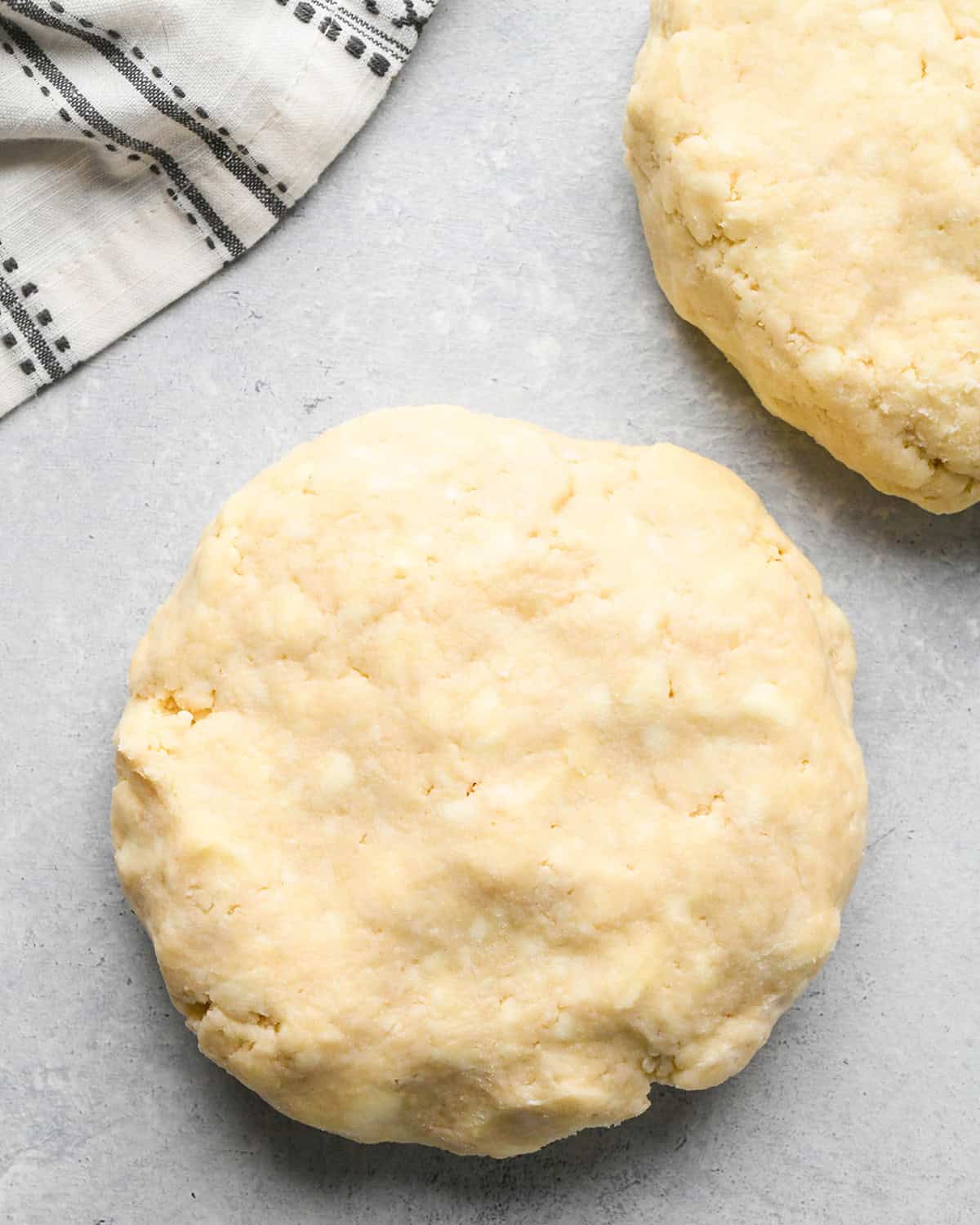 how to make a pear pie crust - dough in two discs