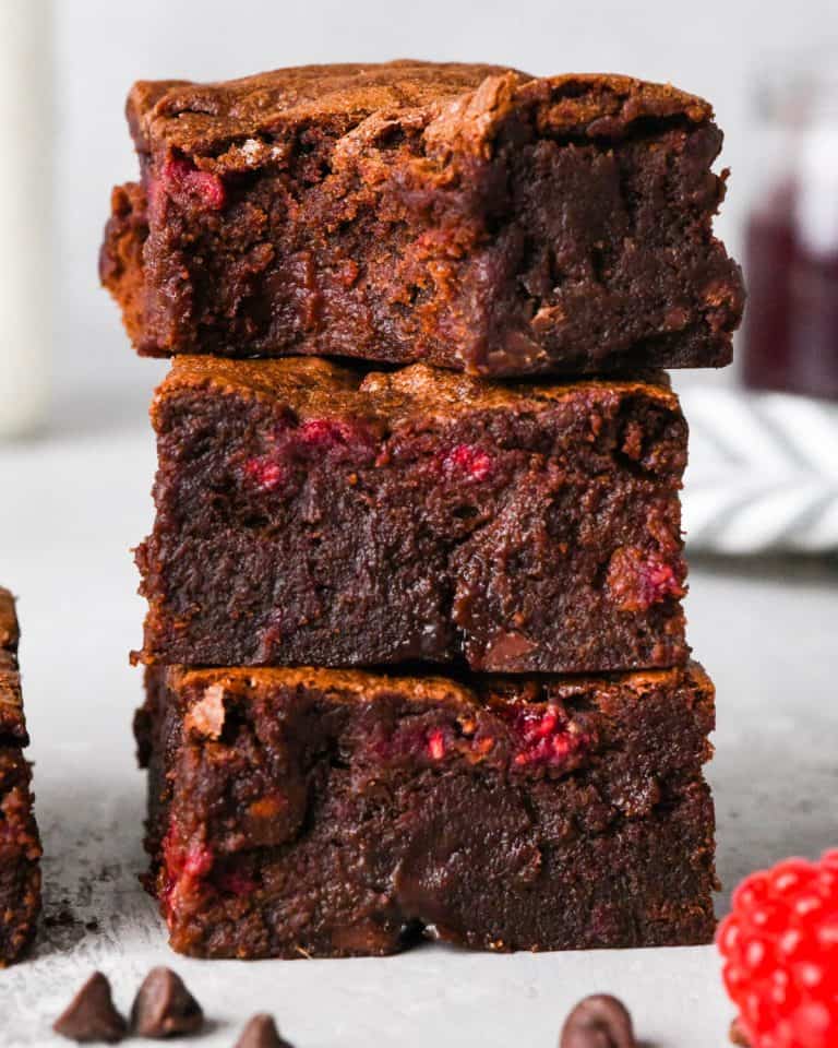 Round Raspberry Brownie Raspberry Brownies - JoyFoodSunshine